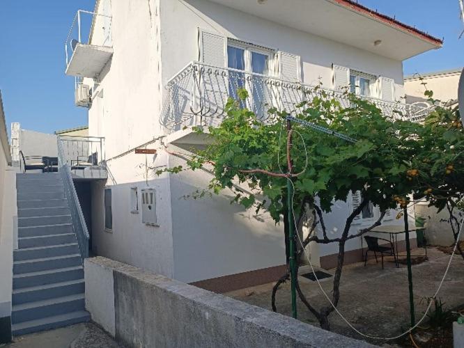 G&S Apartment Tribunj  Exterior photo